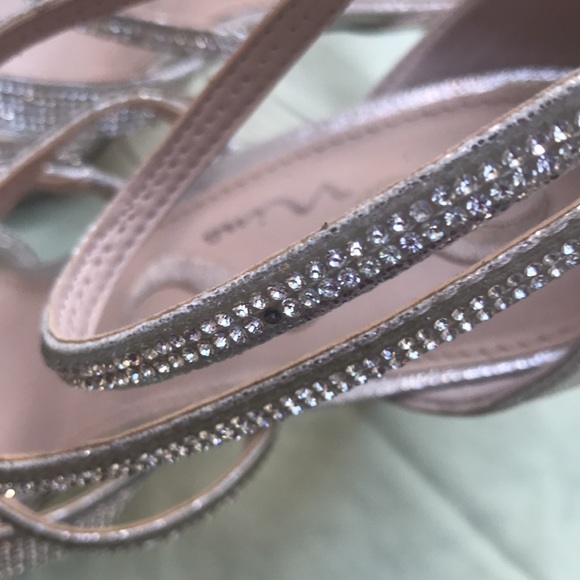 Size 10 silver jeweled sparkly straps high heeled shoe - Picture 6 of 9